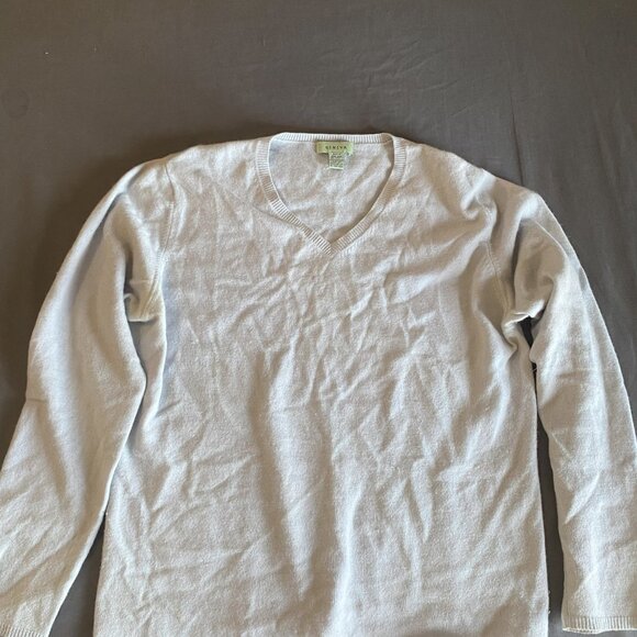 Cashmere V-Neck Sweater Bundle! - Picture 5 of 10